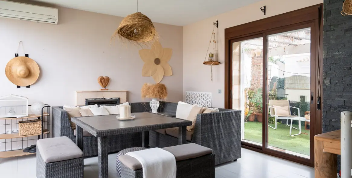 Sale of detached villa in Sierrezuela 9