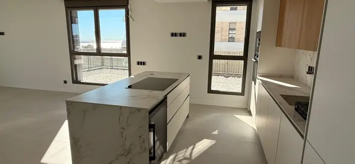 Venta de apartamento en planta baja en New Golden Mile 3