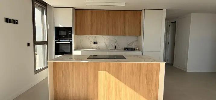 Venta de apartamento en planta baja en New Golden Mile 4