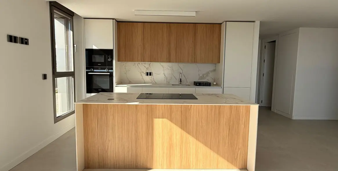 Sale of ground floor apartment in New Golden Mile 5