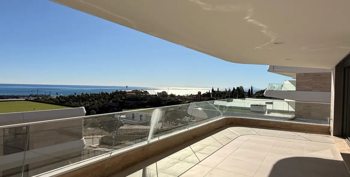 Sale of ground floor apartment in New Golden Mile 6