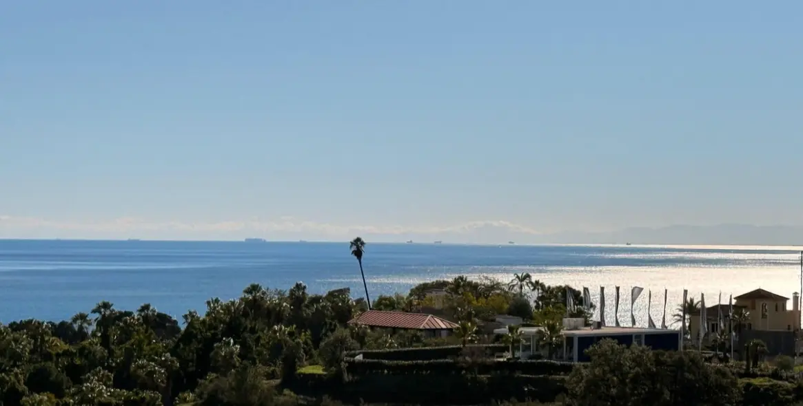 Sale of ground floor apartment in New Golden Mile 7