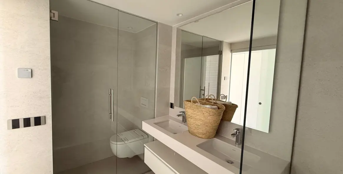 Sale of ground floor apartment in New Golden Mile 10