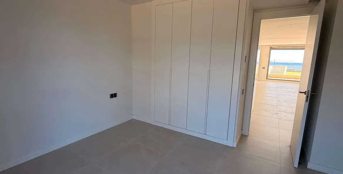 Sale of ground floor apartment in New Golden Mile 12