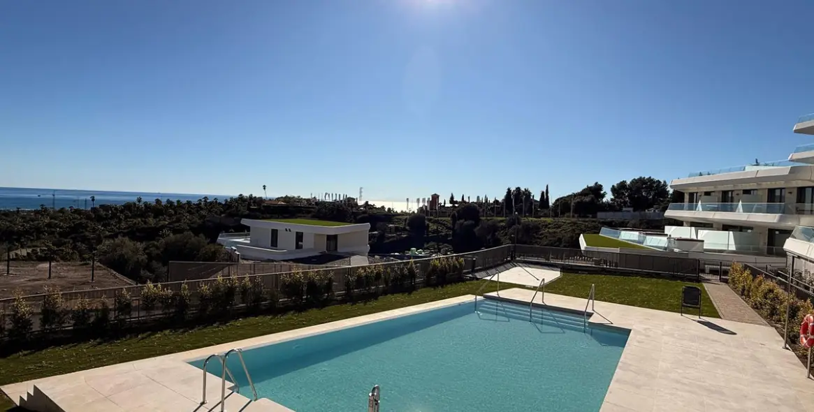 Sale of ground floor apartment in New Golden Mile 26