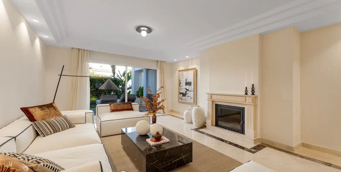 Sale of ground floor apartment in Sierra Blanca 1