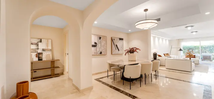 Sale of ground floor apartment in Sierra Blanca 4
