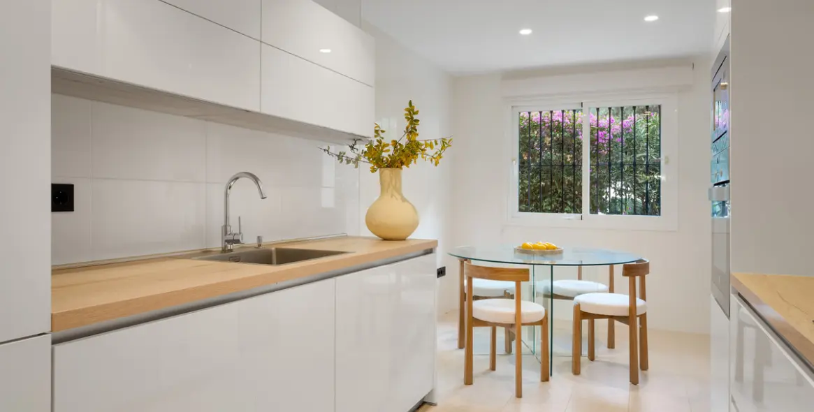Sale of ground floor apartment in Sierra Blanca 9