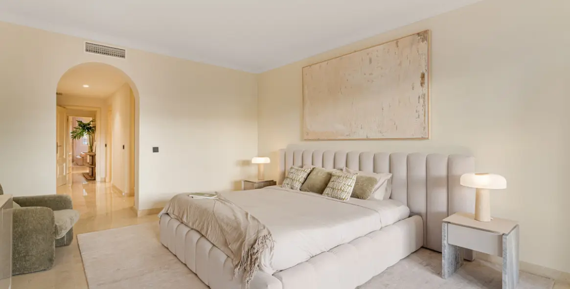 Sale of ground floor apartment in Sierra Blanca 19