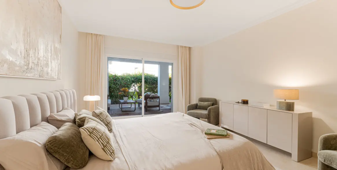 Sale of ground floor apartment in Sierra Blanca 20