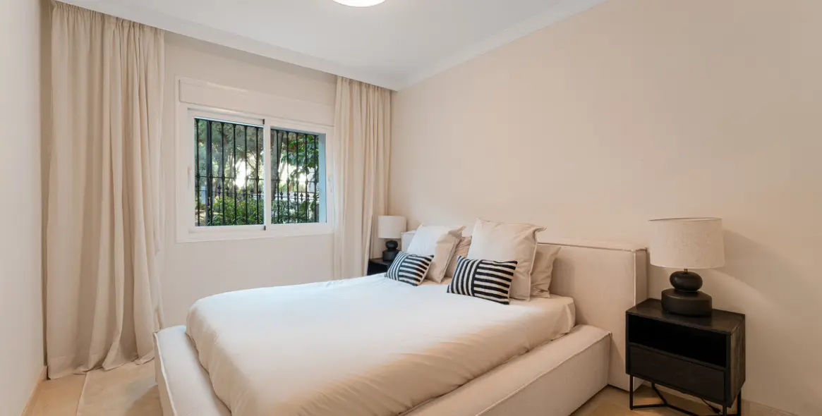 Sale of ground floor apartment in Sierra Blanca 27