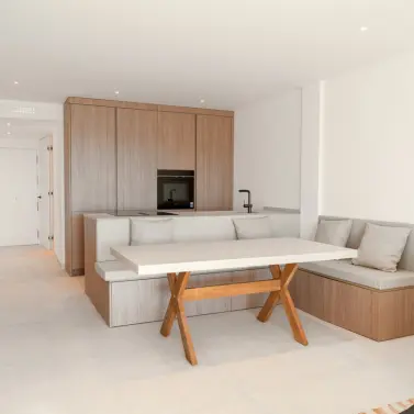 Sale of middle floor apartment in Nueva Andalucía