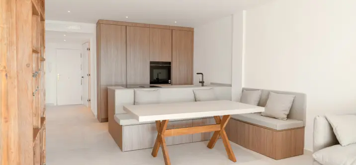 Sale of middle floor apartment in Nueva Andalucía 2