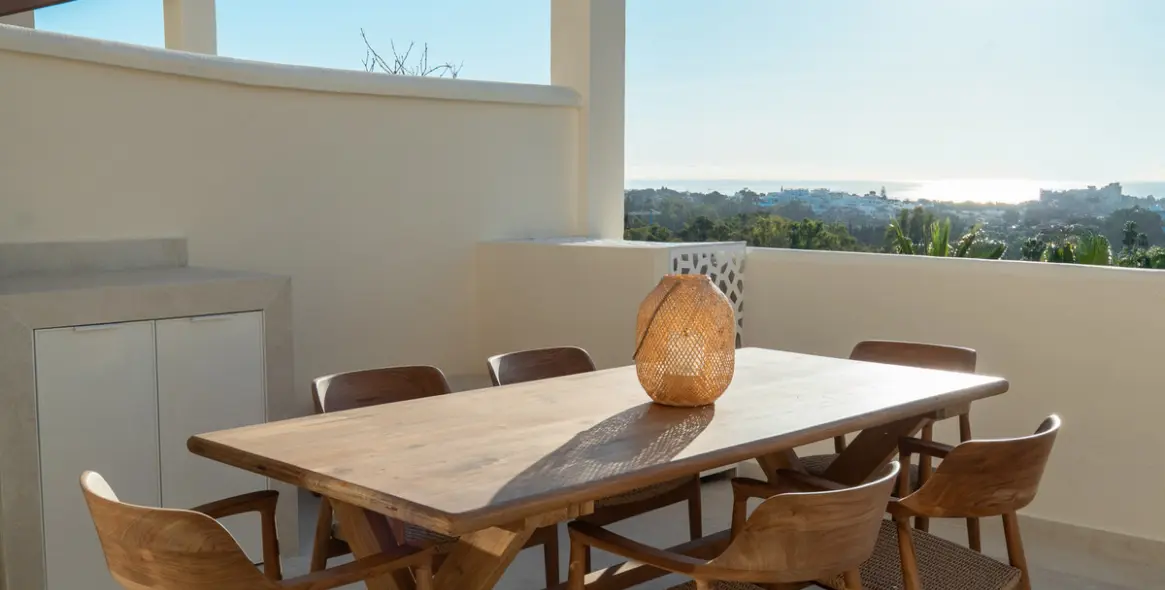 Sale of middle floor apartment in Nueva Andalucía 5