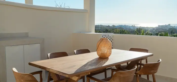 Sale of middle floor apartment in Nueva Andalucía 4