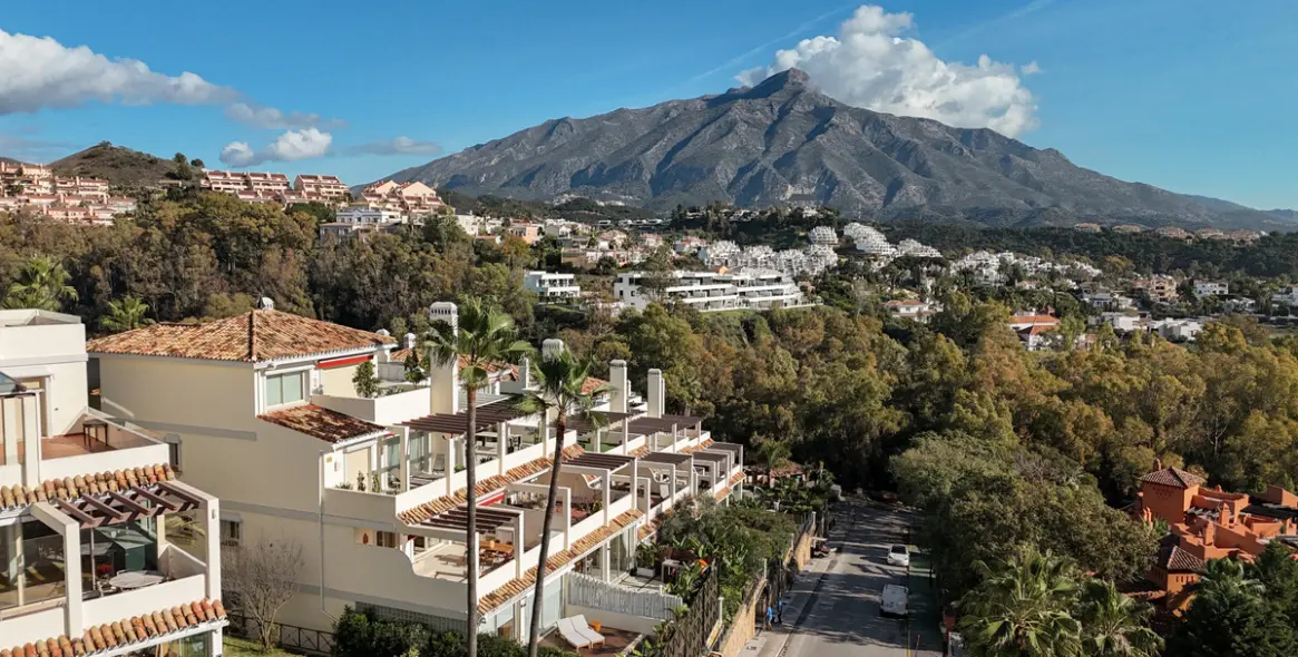 Sale of middle floor apartment in Nueva Andalucía 6