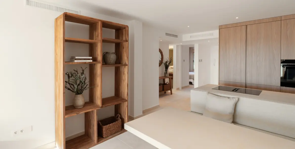 Sale of middle floor apartment in Nueva Andalucía 12