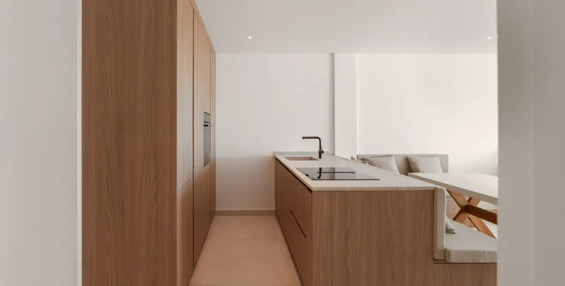 Sale of middle floor apartment in Nueva Andalucía 13