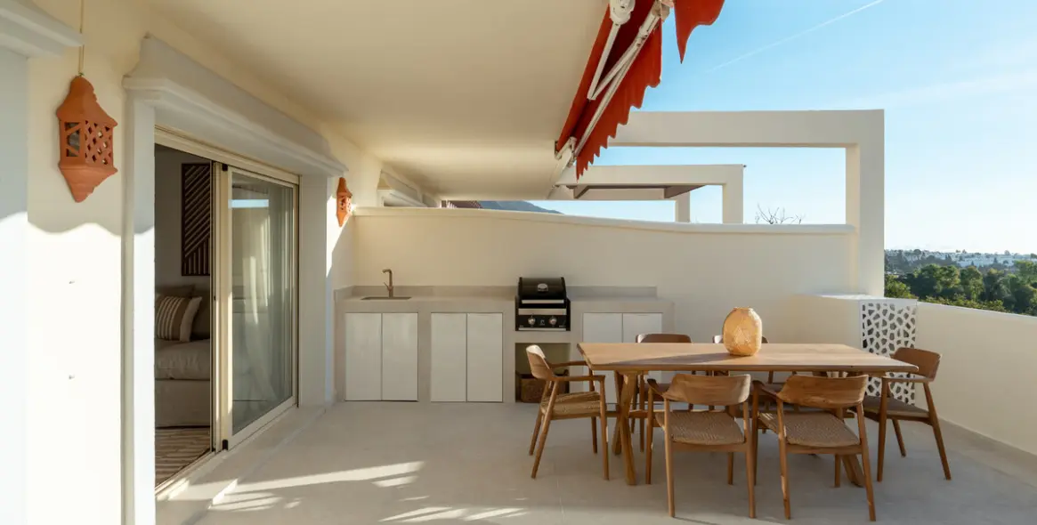 Продажа апартаментов на среднем этаже в Nueva Andalucía 27