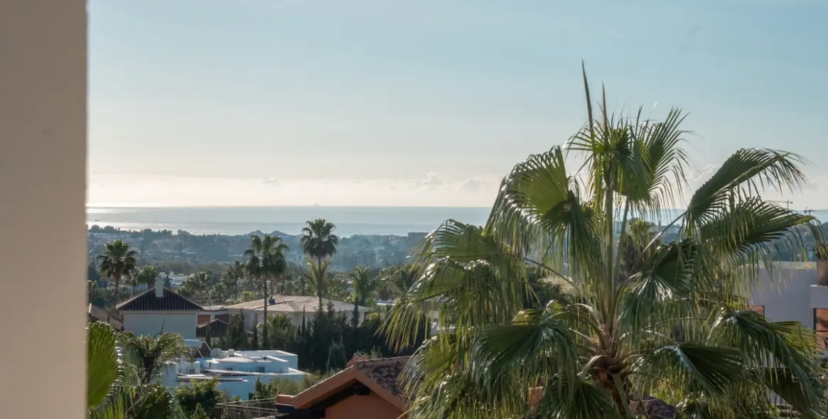 Продажа апартаментов на среднем этаже в Nueva Andalucía 30