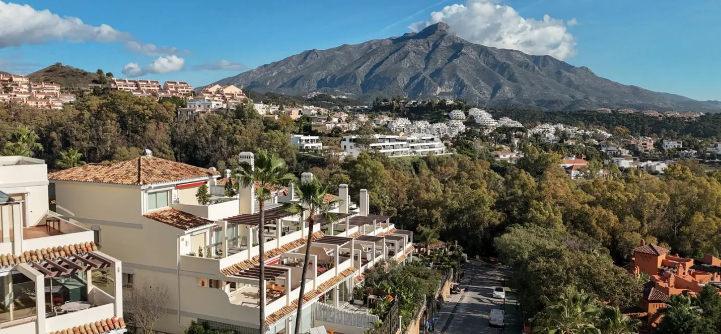Продажа апартаментов на среднем этаже в Nueva Andalucía 4