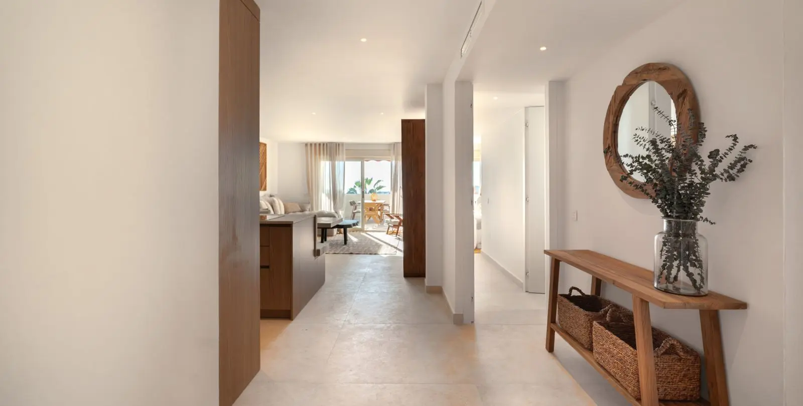 Sale of middle floor apartment in Nueva Andalucía 9