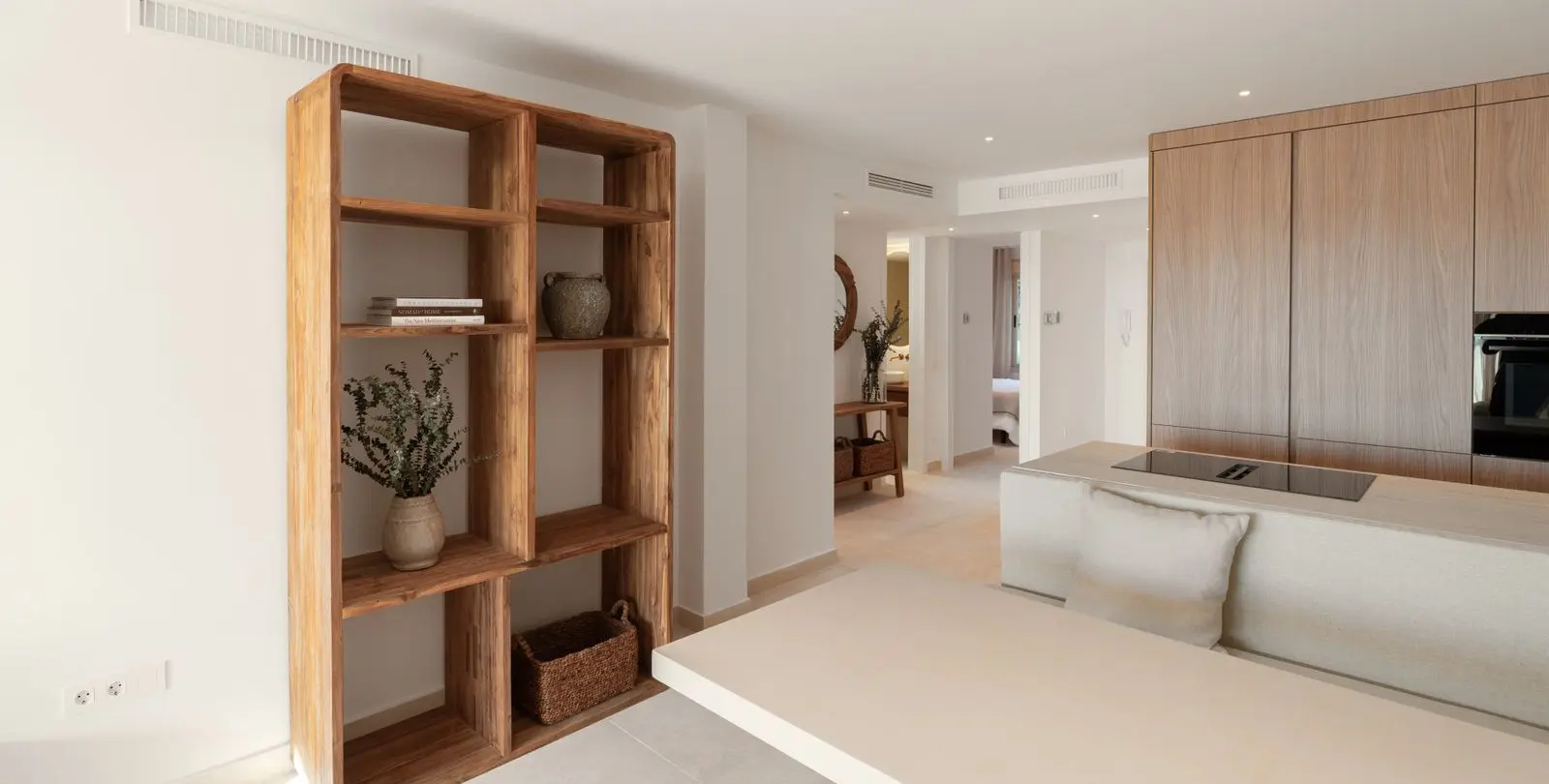 Sale of middle floor apartment in Nueva Andalucía 11