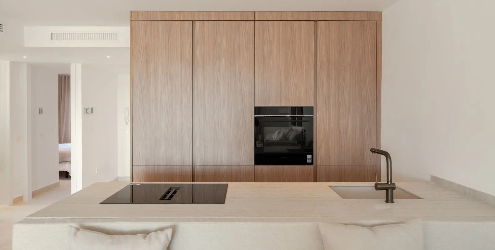 Sale of middle floor apartment in Nueva Andalucía 14