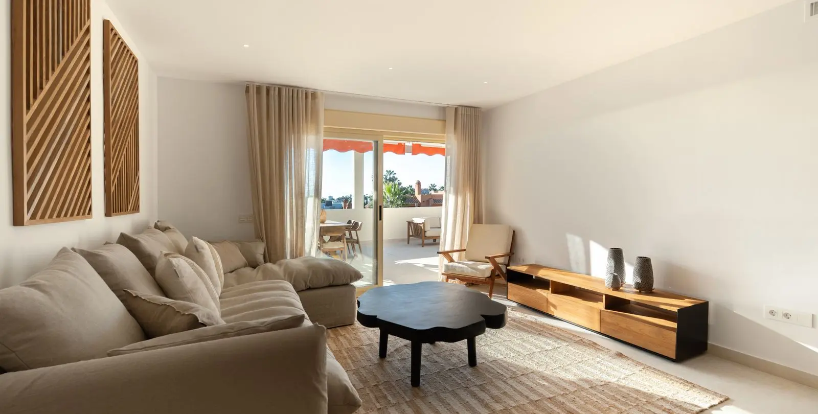 Sale of middle floor apartment in Nueva Andalucía 17