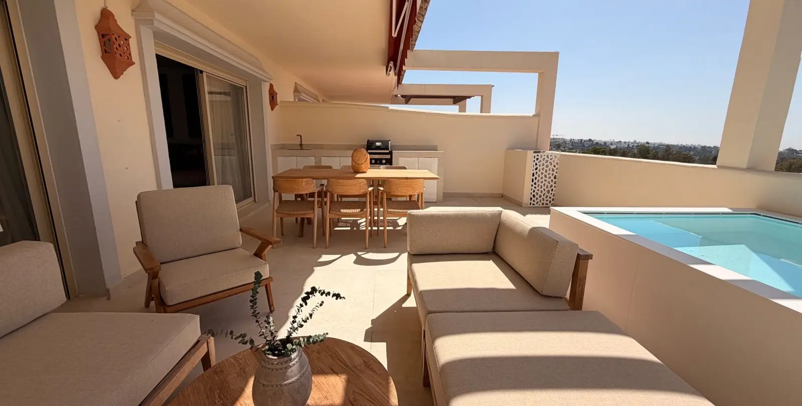 Sale of middle floor apartment in Nueva Andalucía 31
