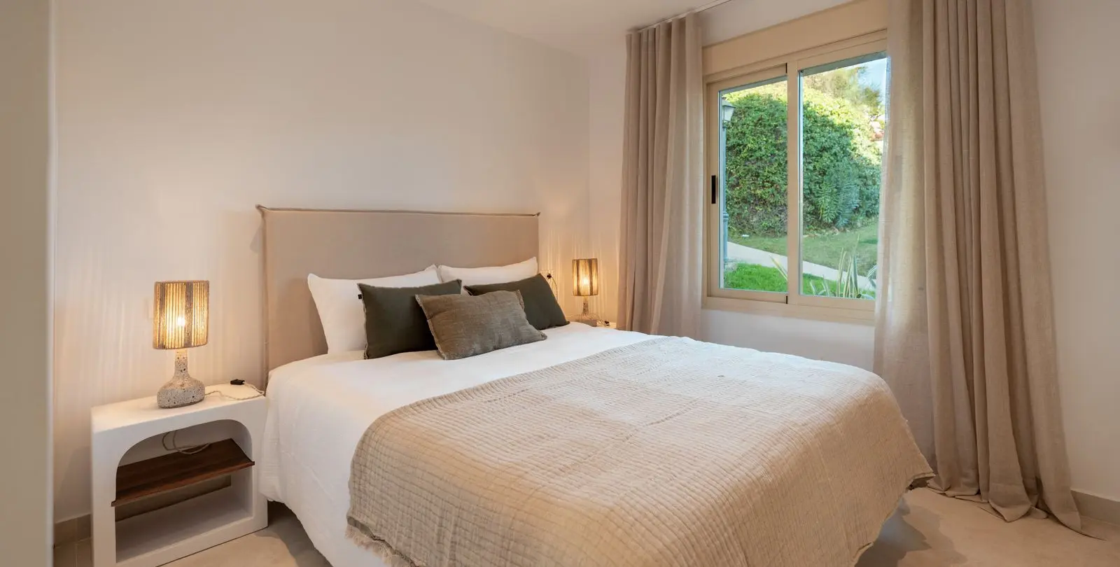 Sale of middle floor apartment in Nueva Andalucía 38