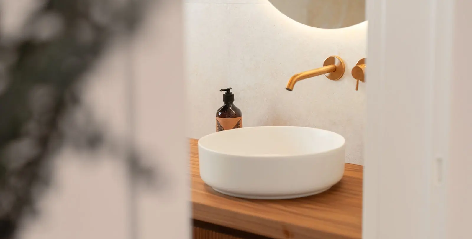 Sale of middle floor apartment in Nueva Andalucía 45