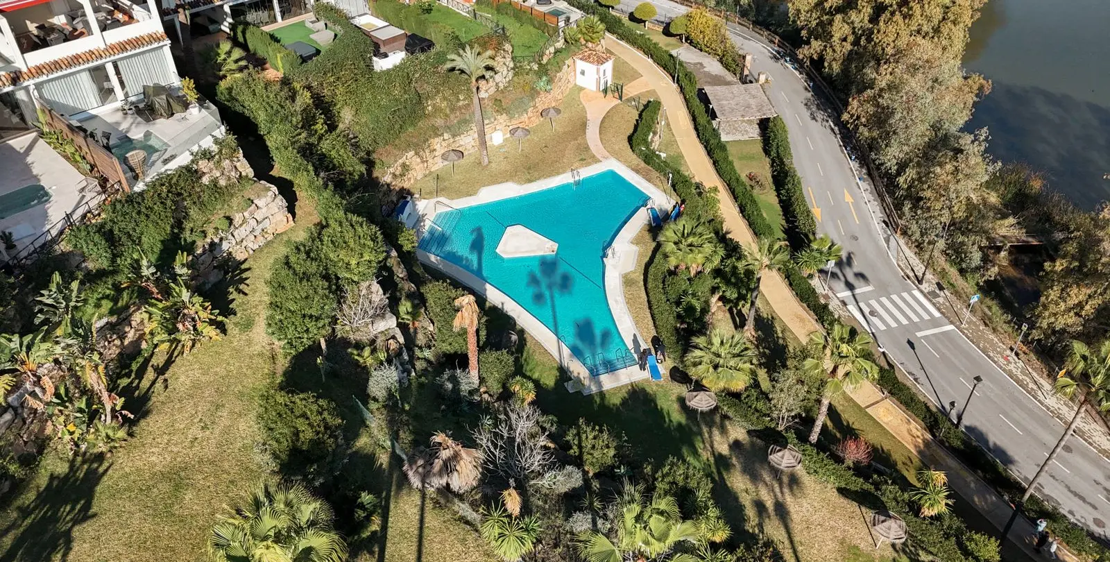 Sale of middle floor apartment in Nueva Andalucía 48