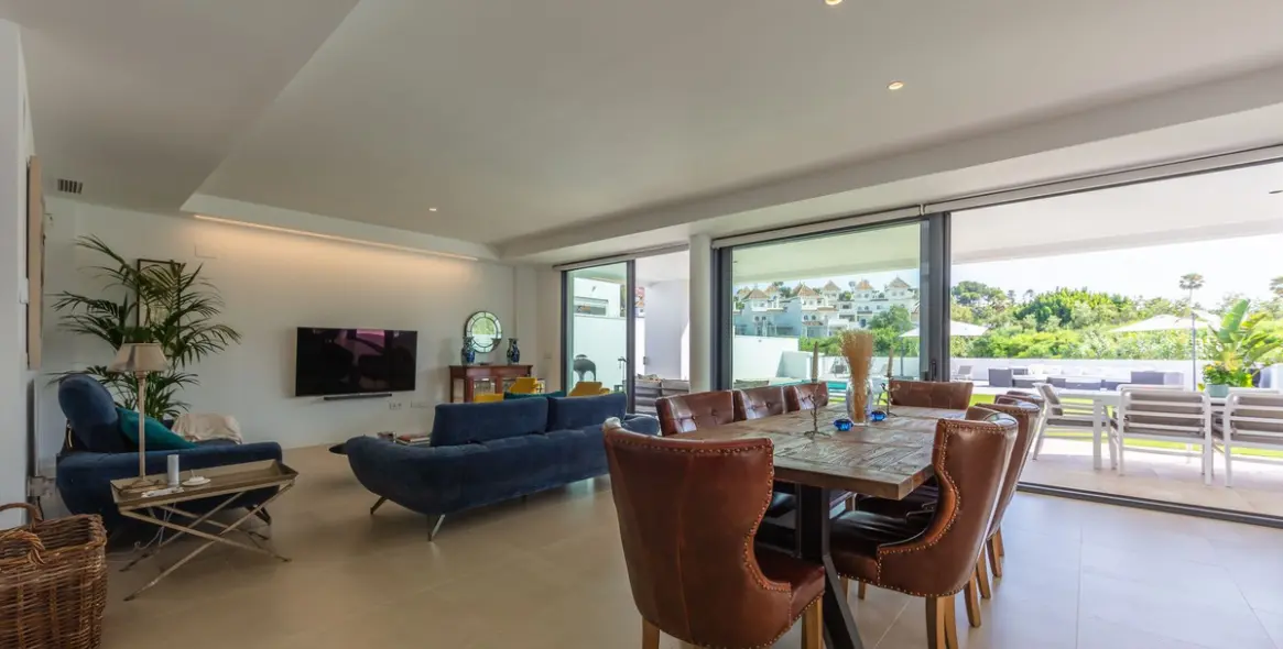 Sale of detached villa in La Duquesa 4