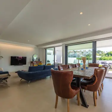 Sale of detached villa in La Duquesa