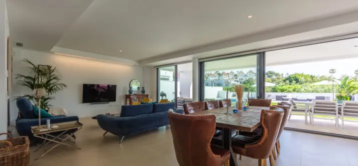 Sale of detached villa in La Duquesa 3