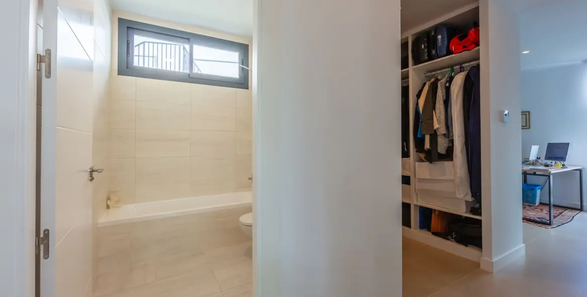 Sale of detached villa in La Duquesa 40