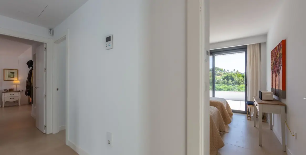 Sale of detached villa in La Duquesa 55