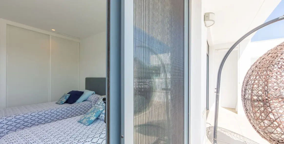 Sale of detached villa in La Duquesa 66