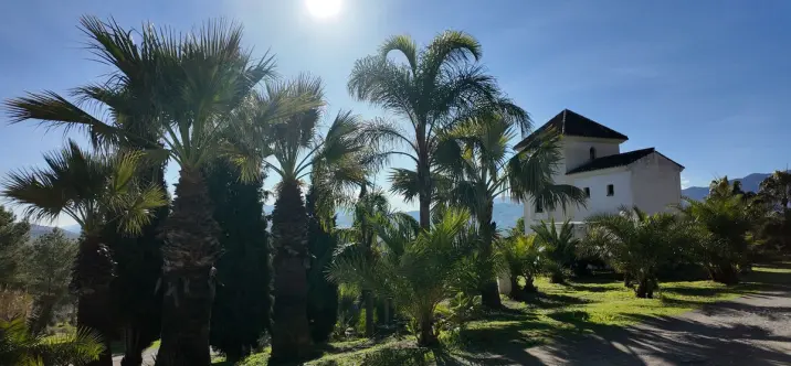 Venta de hotel en Tolox 1