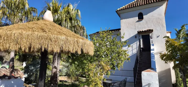 Venta de hotel en Tolox 2