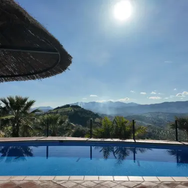 Venta de hotel en Tolox