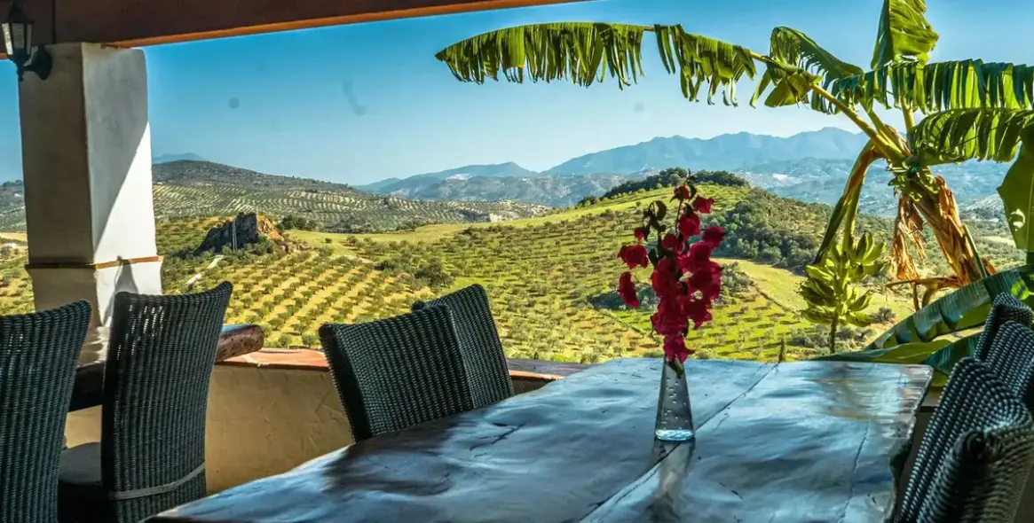 Продажа отеля в Tolox 34