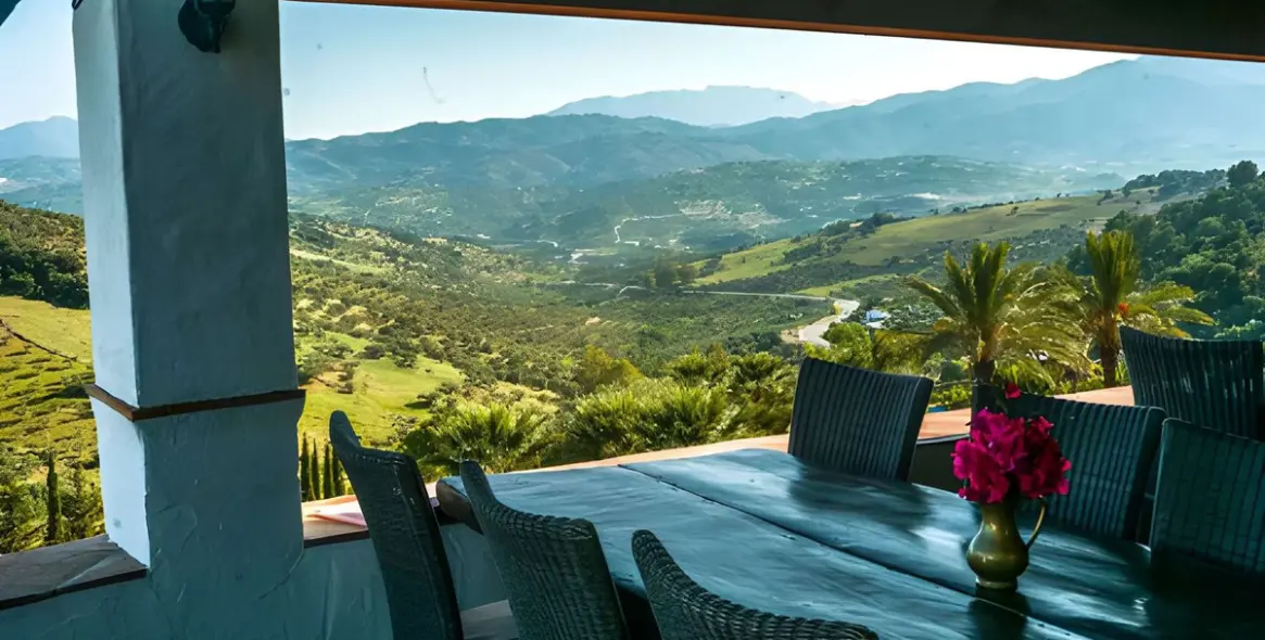 Продажа отеля в Tolox 37