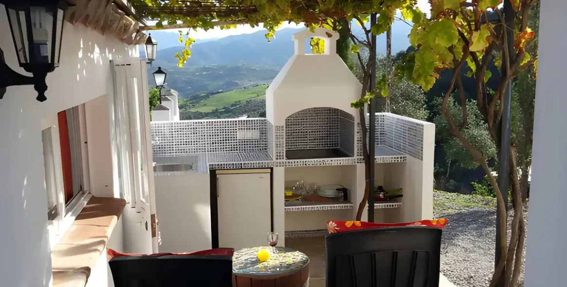 Продажа отеля в Tolox 42