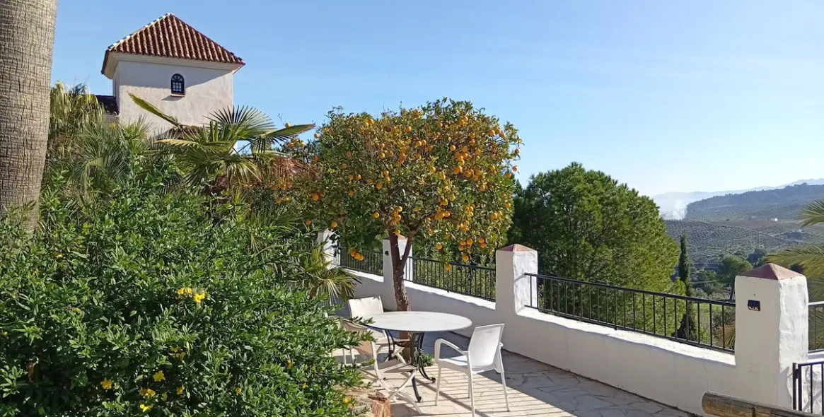 Venta de hotel en Tolox 4