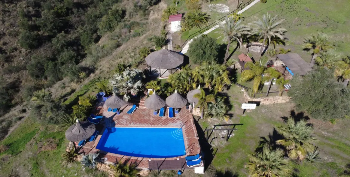 Venta de hotel en Tolox 17