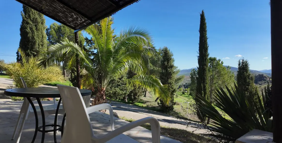 Venta de hotel en Tolox 24