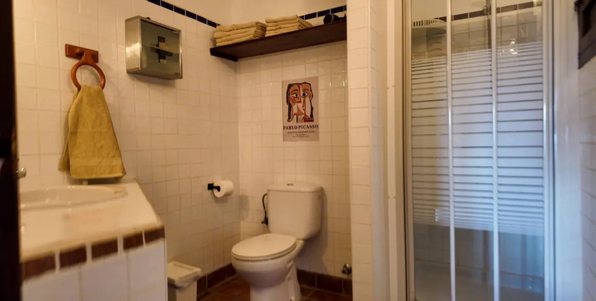 Venta de hotel en Tolox 25