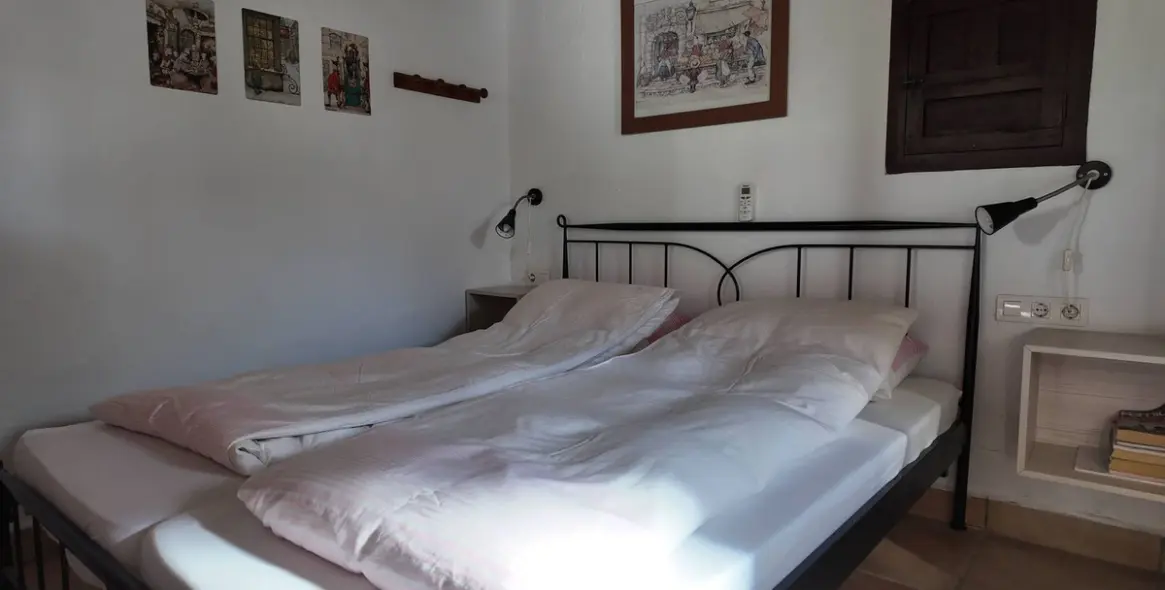 Venta de hotel en Tolox 28